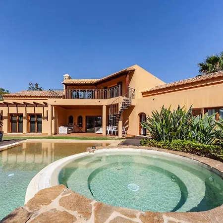 Vila Private Pool And Jacuzzi By Galantevasques *